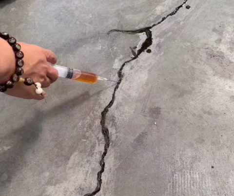 广宁混凝土裂缝修补技术详解​
